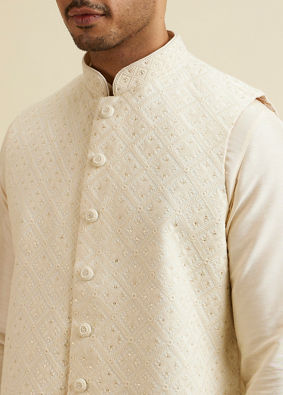 alt message - Manyavar Men Warm White Sequinned Jaal Patterned Jacket image number 1